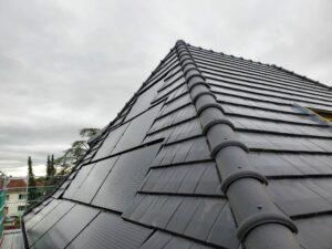 Couverture toit tuiles plates anthracite Strasbourg Meinau
